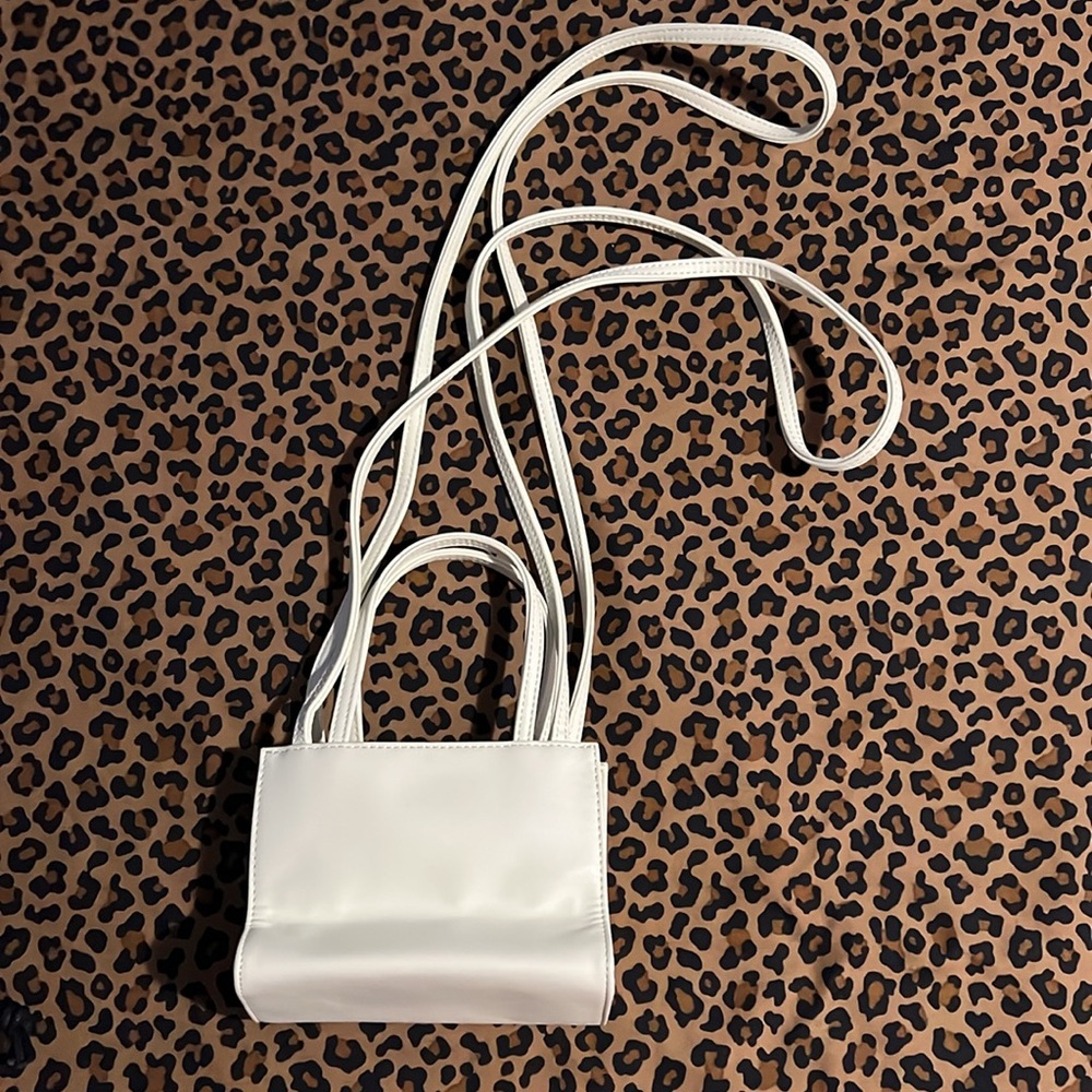 Small Telfar Bag Glue Color - Picture 9 of 11